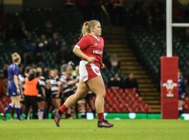 Sale Sharks Women prop Molly Kelly playinng for Wales