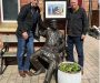 Artist pays respect to Irlam’s Man on the Bench sculptor