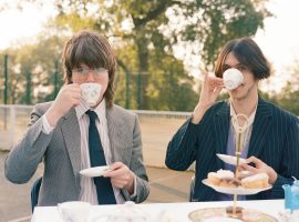 Oliver and Davey on tea break.