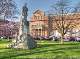 Queen Victoria, Salford Museum and Art Gallery
cc-by-sa/2.0 - © David Dixon - geograph.org.uk/p/3889484