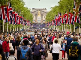 Image of a crowded mall at a Jubilee celebration.