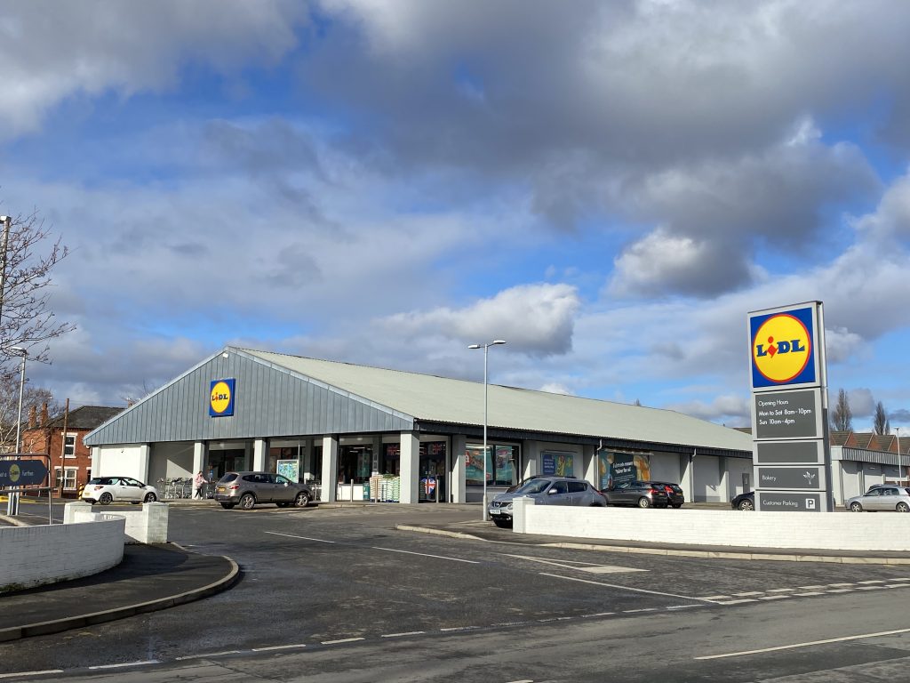 Lidl become the 6th supermarket to ration produce via Alfie Mulligan