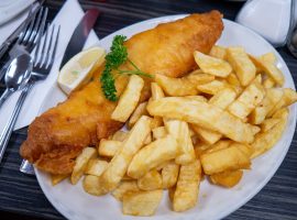 https://commons.wikimedia.org/wiki/File:Fish_and_chips_blackpool.jpg