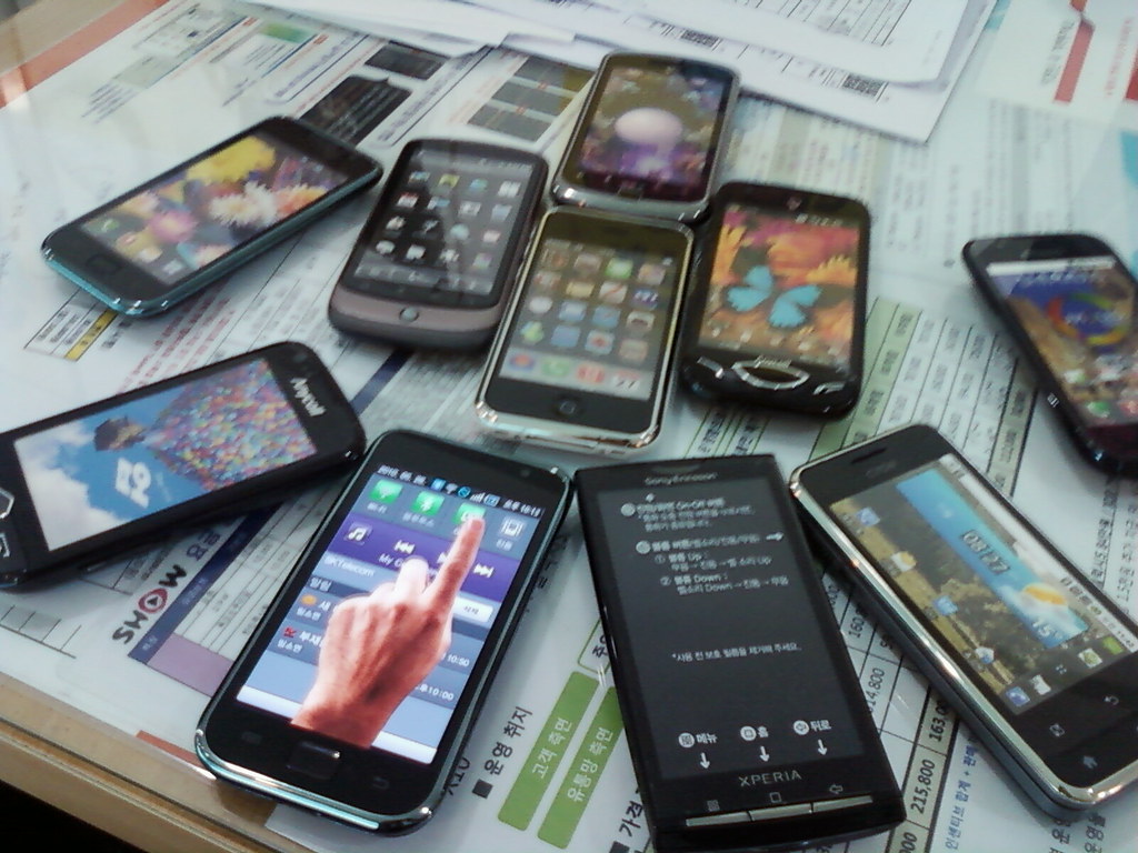 Smartphones | Min-chang Kim | Flickr - Licensed under Creative Commons