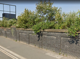 The parapet on the Manchester Bolton & Bury Canal bridge

Image Credit: Google Earth on https://earth.google.com/web/search/upper+wharf+street/@53.48139198,-2.26510166,40.73288345a,0d,60y,286.63215446h,88.44289531t,0r/data=Cn0aUxJNCiUweDQ4N2JhZTIwYmVjYjk1ZTk6MHg5MTk2NjI4ZmFlNTBhZDI0GZ9zt-ulvUpAIV653jZTIQLAKhJ1cHBlciB3aGFyZiBzdHJlZXQYASABIiYKJAkAS5pOHsFJQBESshFdIcBJQBmATpMUjZ6CvyFAbn725PWgvyIaChZydXJ2U1VvTlhGYnAxSDZoTjlfOGV3EAI6AwoBMA