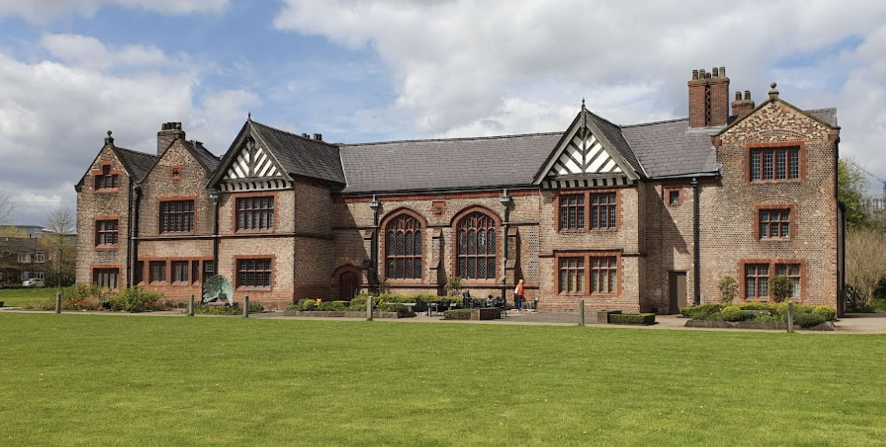 https://www.google.com/maps/place/Ordsall+Hall/@53.4693918,-2.2774844,3a,75y,90t/data=!3m8!1e2!3m6!1sAF1QipOgFmsmyWA74RFEZsbrst8dMNS5RIVtbur5VRZx!2e10!3e12!6shttps:%2F%2Flh5.googleusercontent.com%2Fp%2FAF1QipOgFmsmyWA74RFEZsbrst8dMNS5RIVtbur5VRZx%3Dw203-h152-k-no!7i4032!8i3024!4m7!3m6!1s0x487bb1befa5bb98f:0xb98006aaecbfb92!8m2!3d53.4693918!4d-2.2774844!10e5!16zL20vMDE0OTVj?entry=ttu&g_ep=EgoyMDI0MDkyNS4wIKXMDSoASAFQAw%3D%3D
