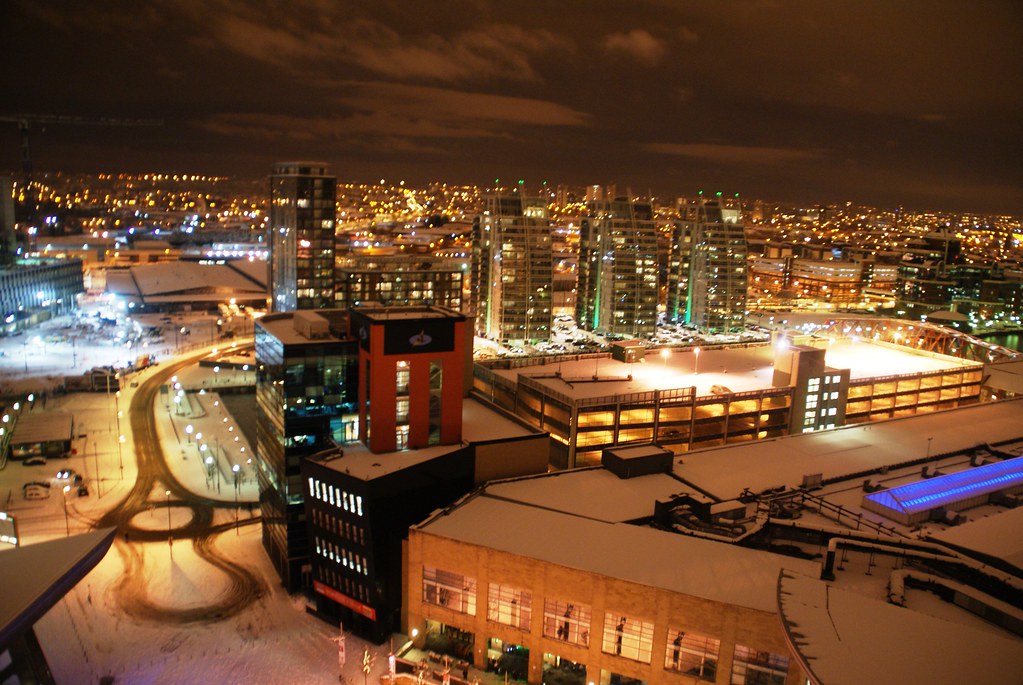 met Office yellow weather warning Snow at Salford Quays - Image via Andy Geoghegan https://www.flickr.com/photos/andygeog/4248698578/