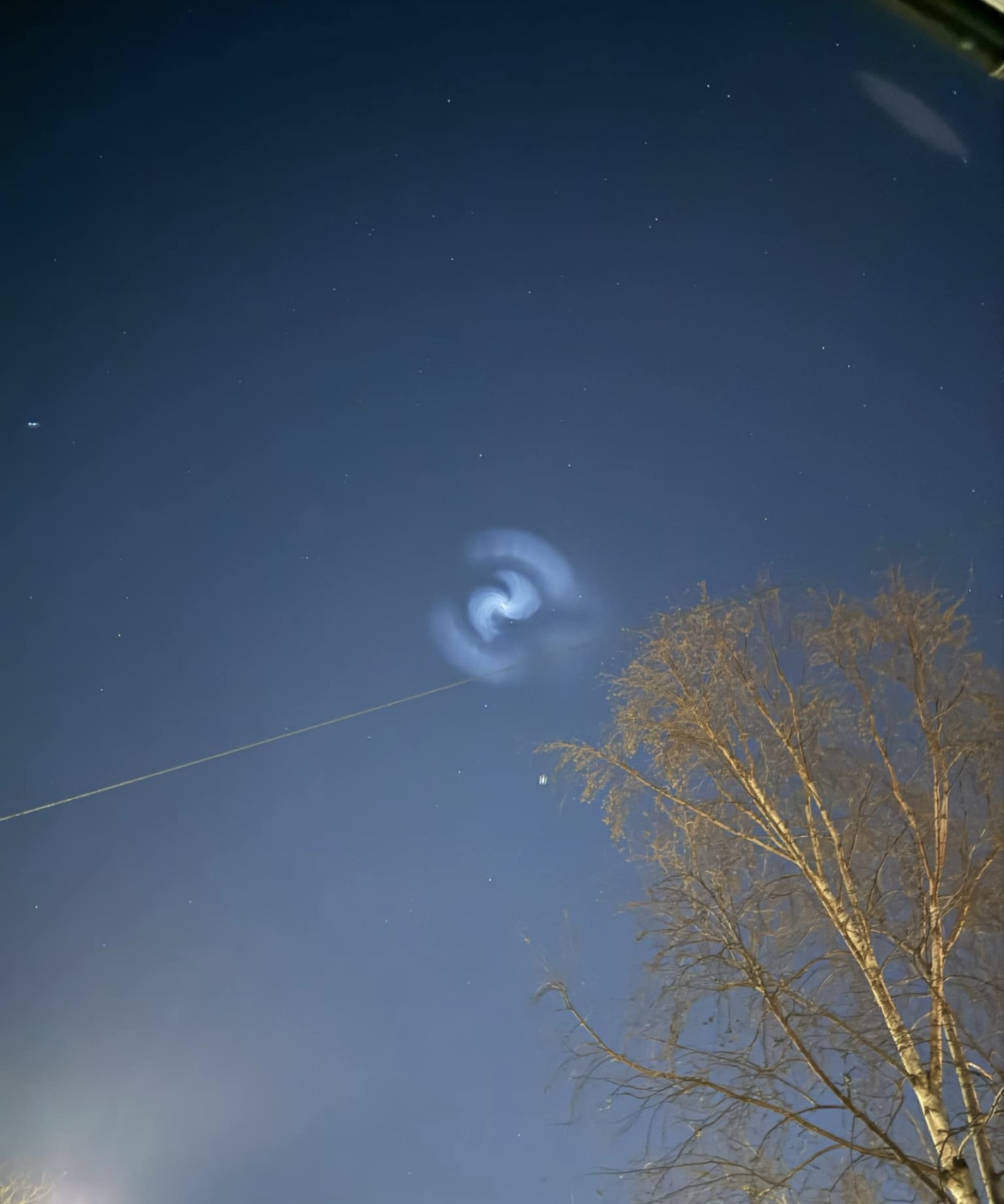 "It's not something you typically see" - Salford residents react to SpaceX fuel in night sky