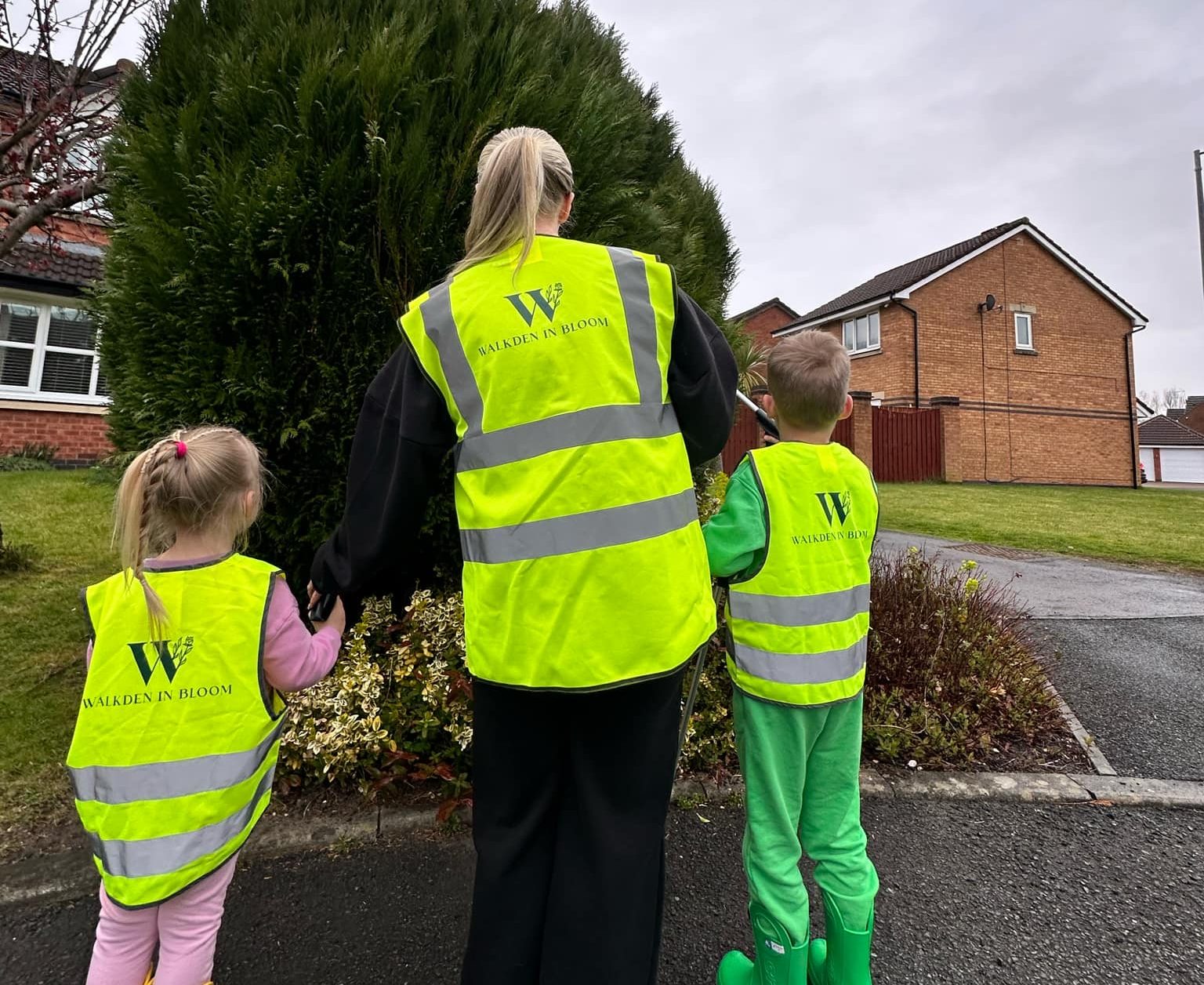 Community litter pick - Walkden in Bloom