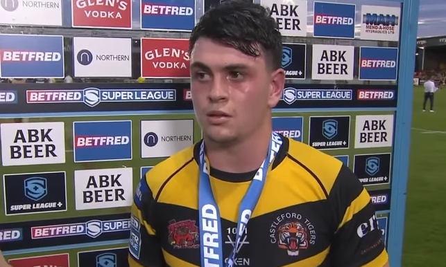Cain Robb signs on a two-week loan deal for the Red Devils - image taken from Facebook video - https://www.facebook.com/watch/?v=311615482012031