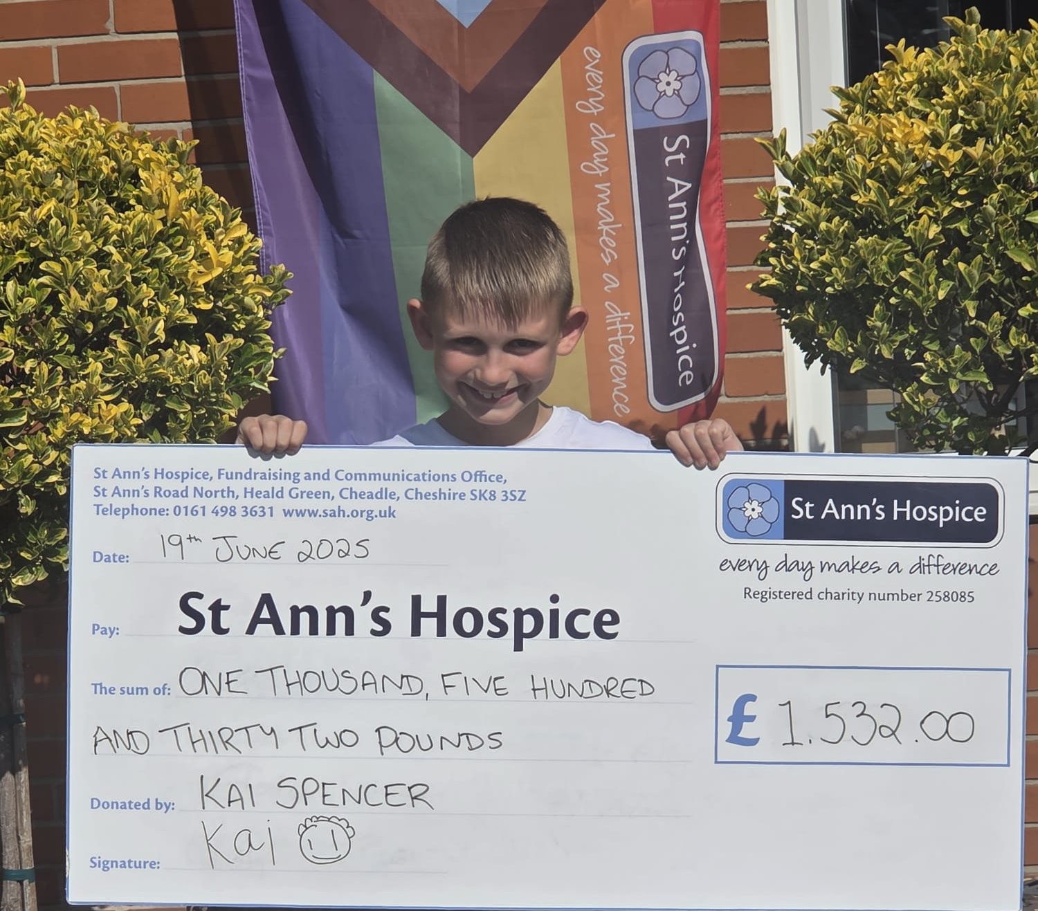 Eight-year-old from Eccles raises £1,500 for St Ann's Hospice selling loom bands