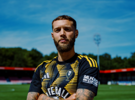 Salford City sign former Nottingham Forest and Hearts midfielder Jorge Grant