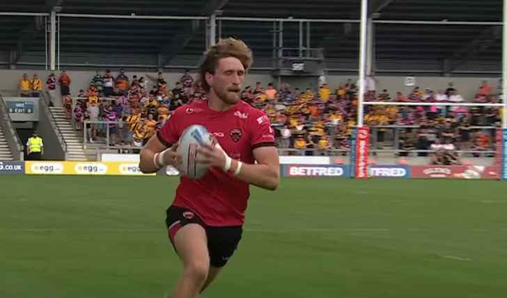 Salford Red Devils travel to Leeds as they look to continue their winning run
