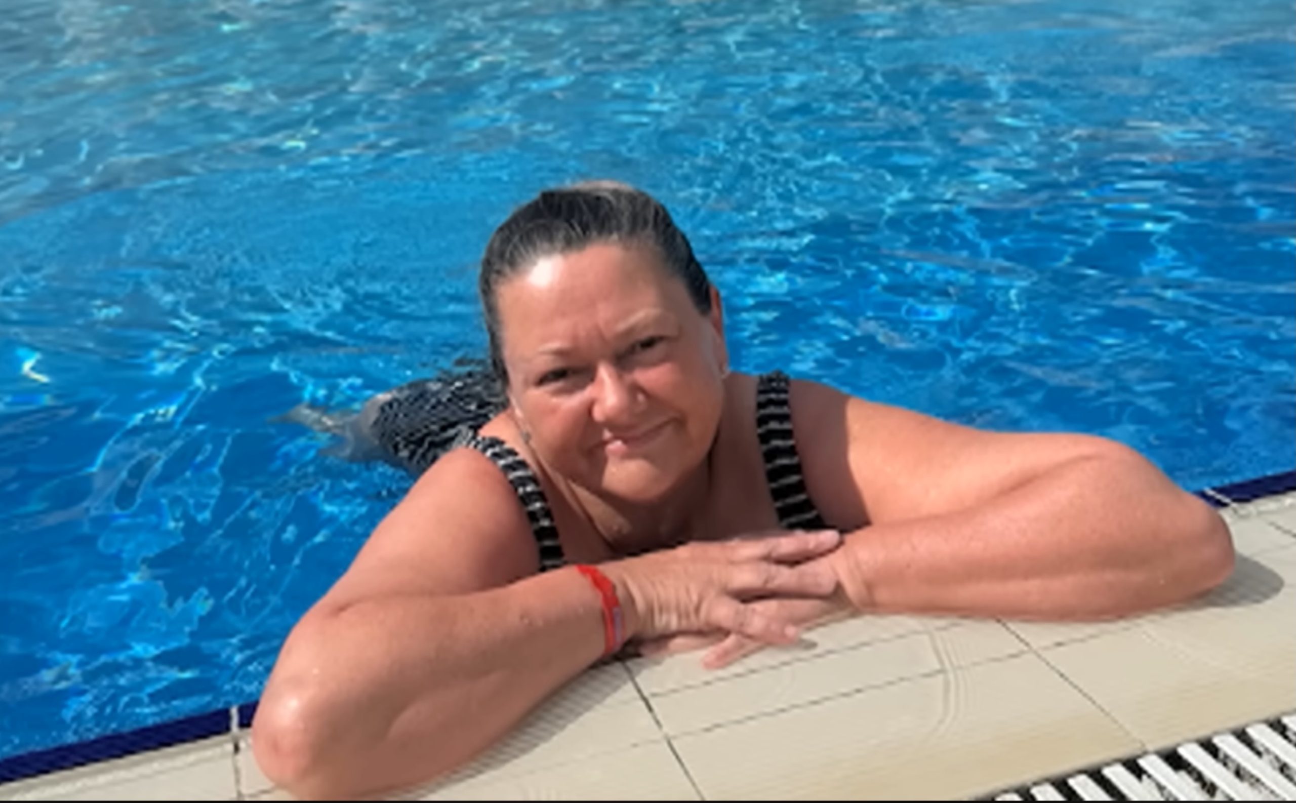 Salford daughters warn others after mother dies after illegal 'skinny jab'