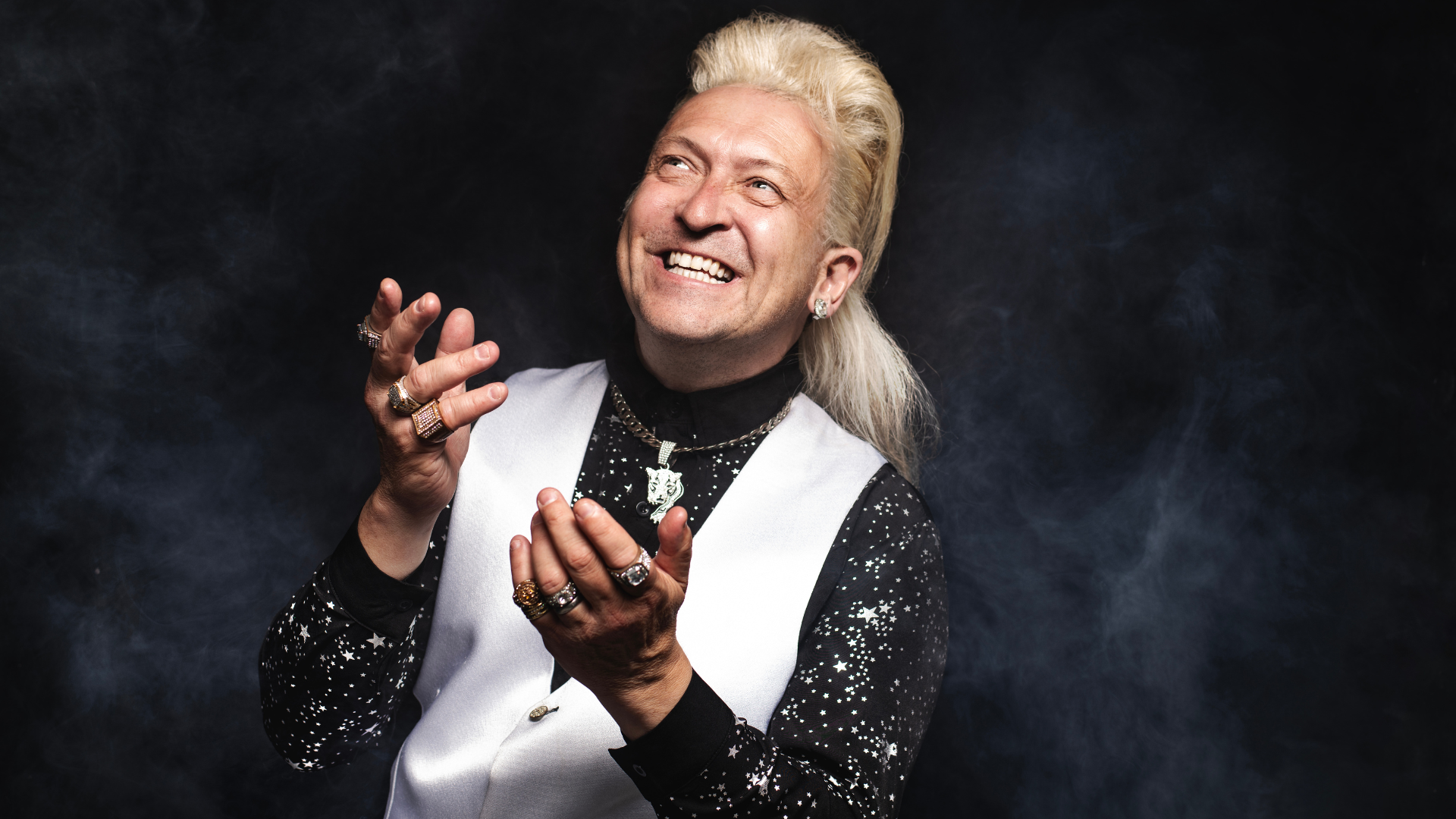 Phoenix Nights star to perform at Salford Lads Club
