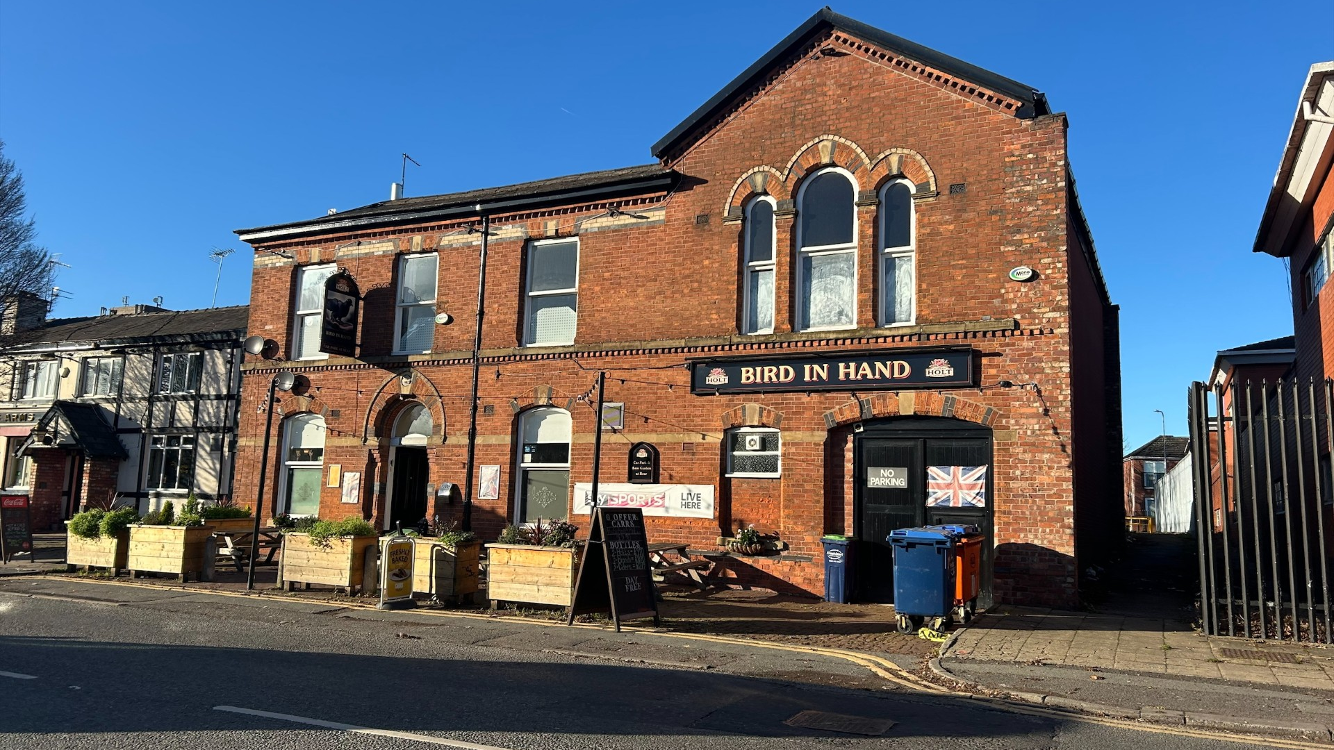 Eccles pub offers warmth, free tea and coffee during the winter