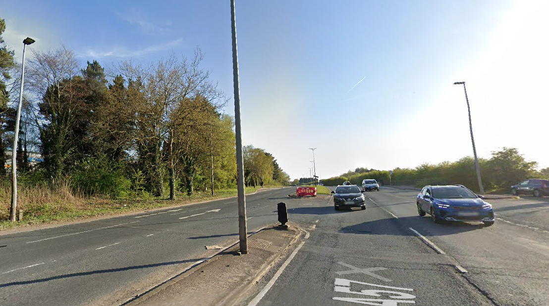 Public meeting erupts into anger as A57 lane scrap plans dubbed "complete shambles"